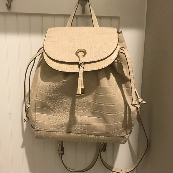 Zara Backpack - Picture 1 of 7